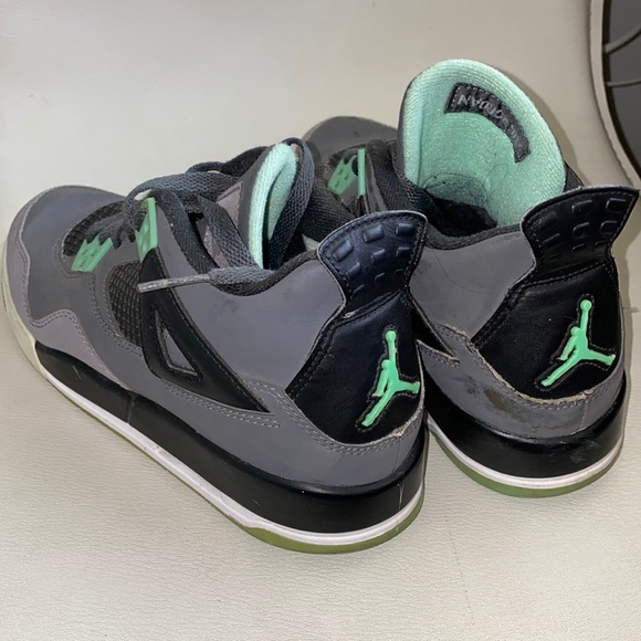 Jordan Retro 4 Green Glow size 6.5Y, 8 women’s. - Picture 2 of 6